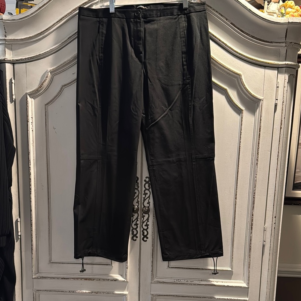 NWT Vintage Victoria’s Secret Christie Fit black pants. Cinching bottoms.